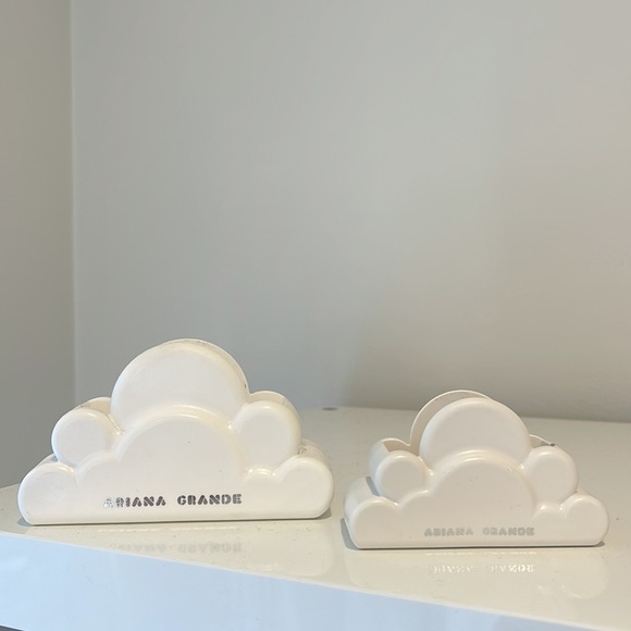 Ariana Grande (4) large and small perfume holder - Picture 3 of 9